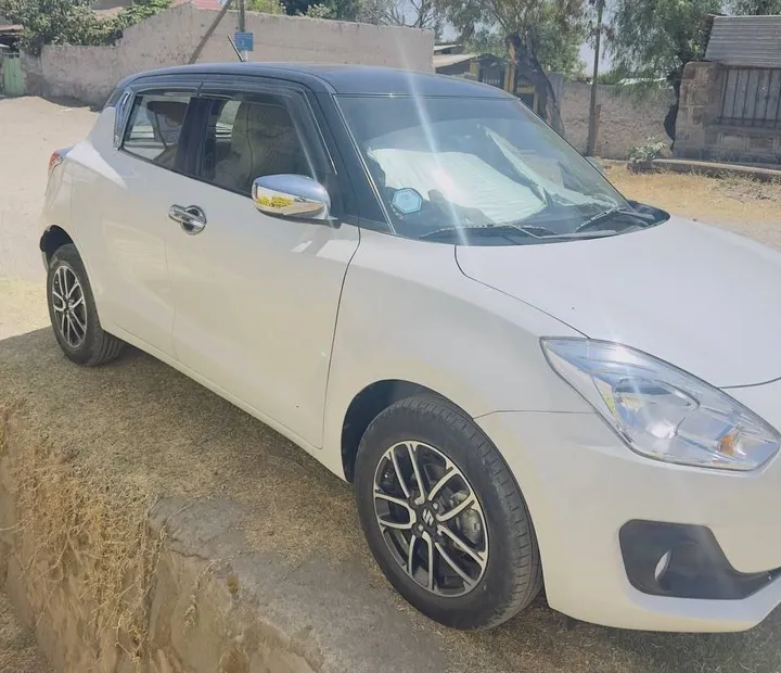 Suzuki Swift 2023 Automatic – photo 4