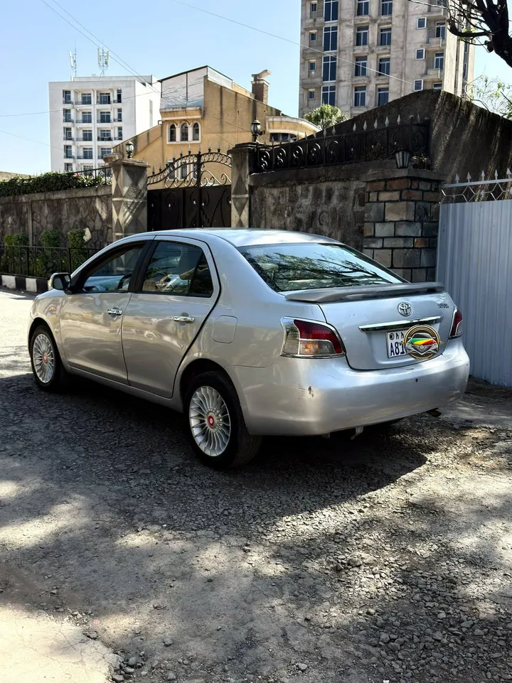 Toyota Yaris Belta 2007 – photo 3