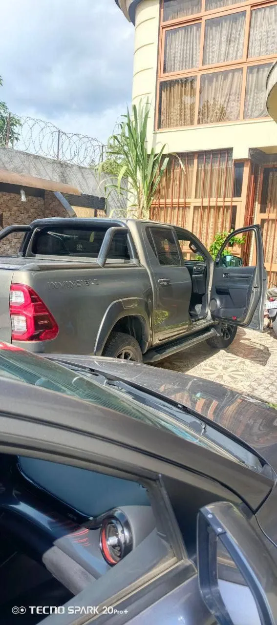 Toyota Hilux Invincible 2022 – photo 3