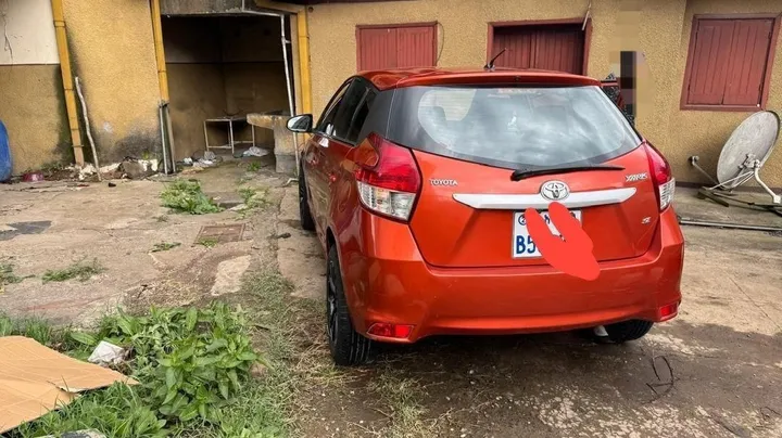 Toyota Yaris 2015 Automatic Sedan – photo 3