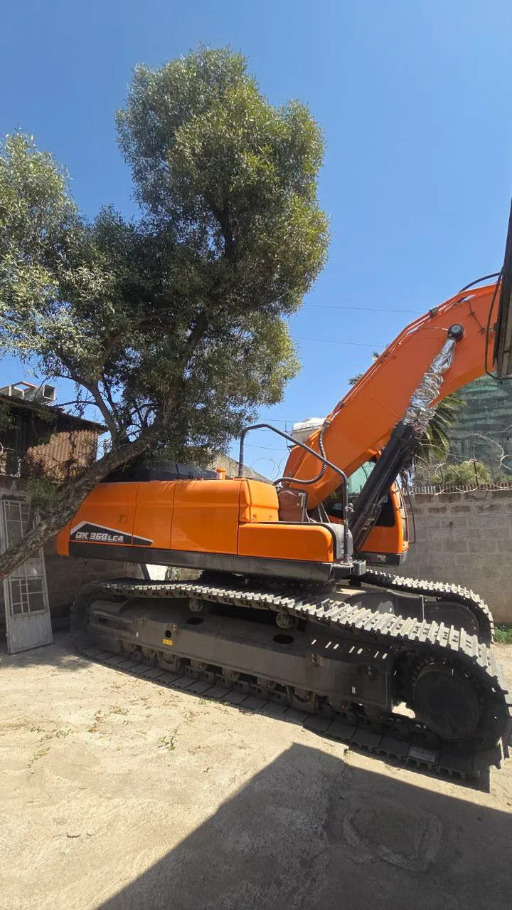 Develon Crawler Excavator DX360LCA-7M – photo 4