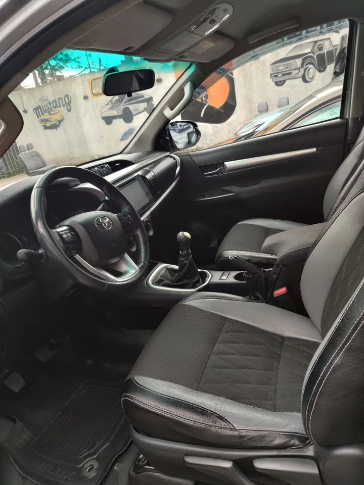 Toyota Hilux Revo 2017 Manual – photo 6