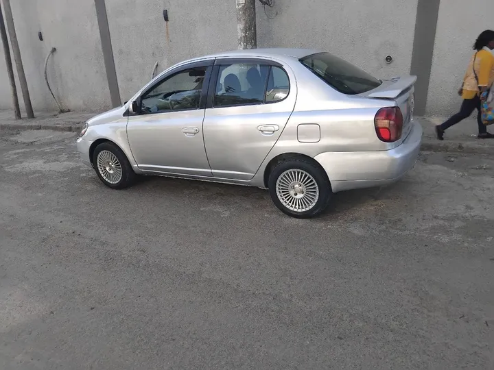 Toyota Platz 2001 Automatic Sedan – photo 4