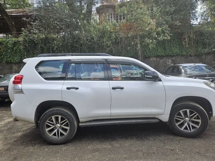 Toyota Prado 2010 – photo 3