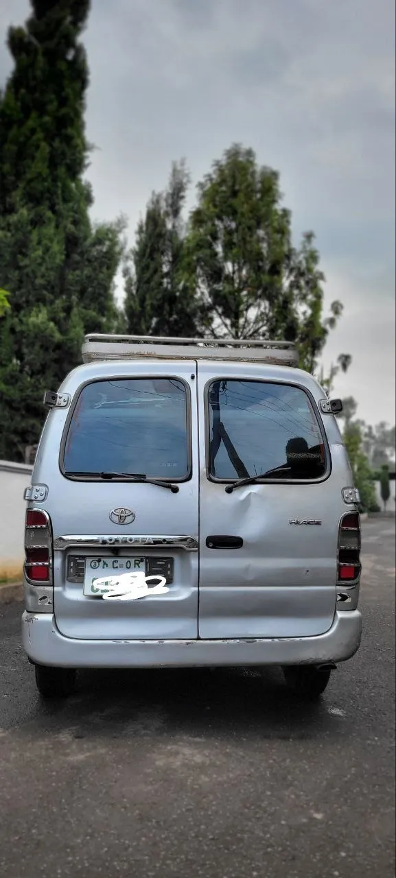 Toyota Hiace Van 2007 – photo 3