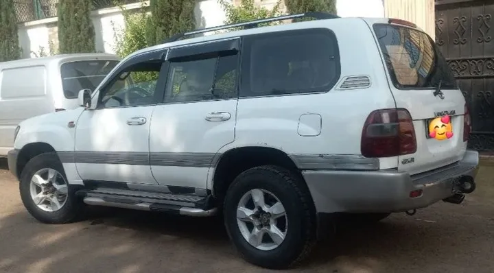 Toyota Land Cruiser 105 2007 – photo 3