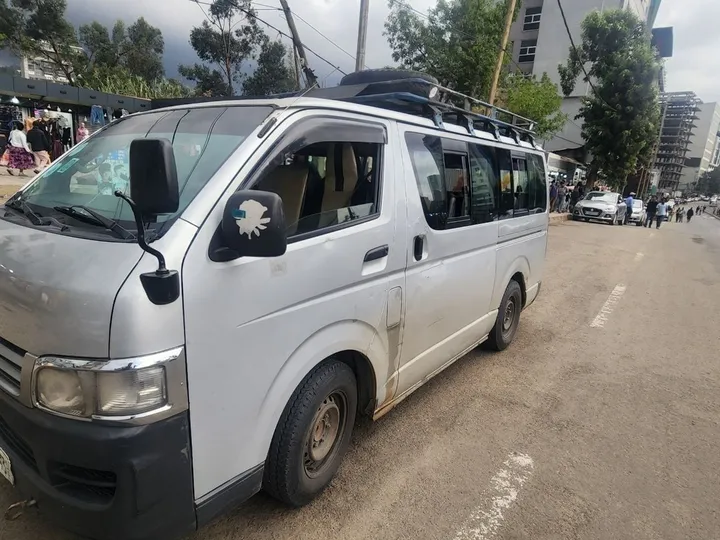 2007 Toyota Hiace Van – photo 5