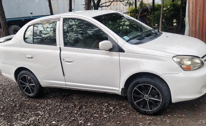 Toyota Platz 2005 Automatic 1.0L – photo 3
