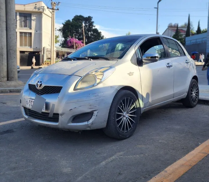 Toyota Yaris Compact 2009 – photo 5