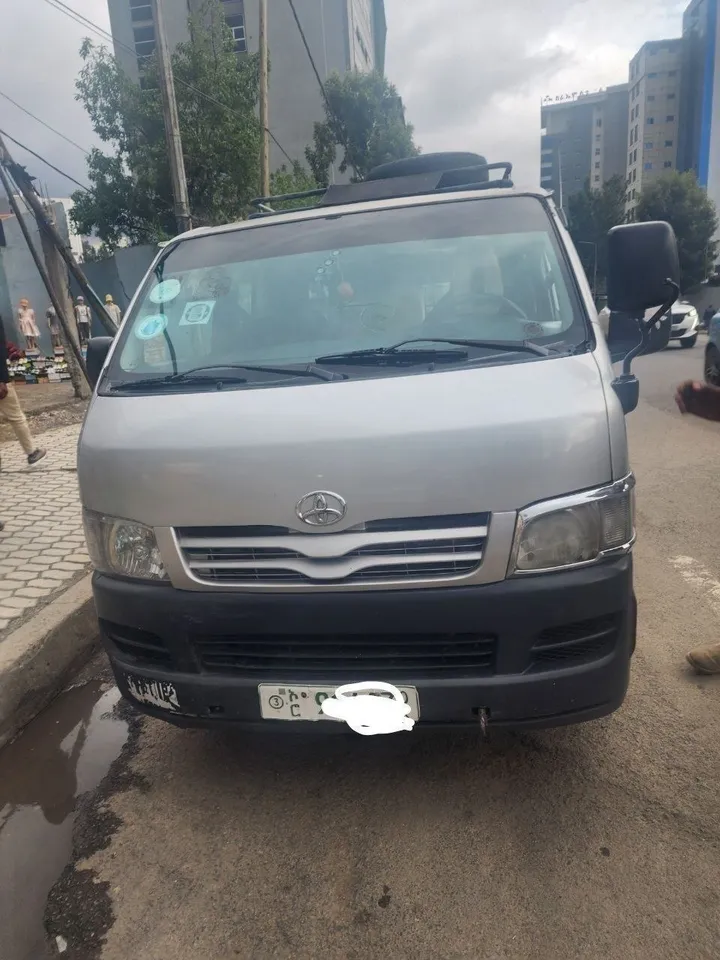2007 Toyota Hiace Van – photo 4