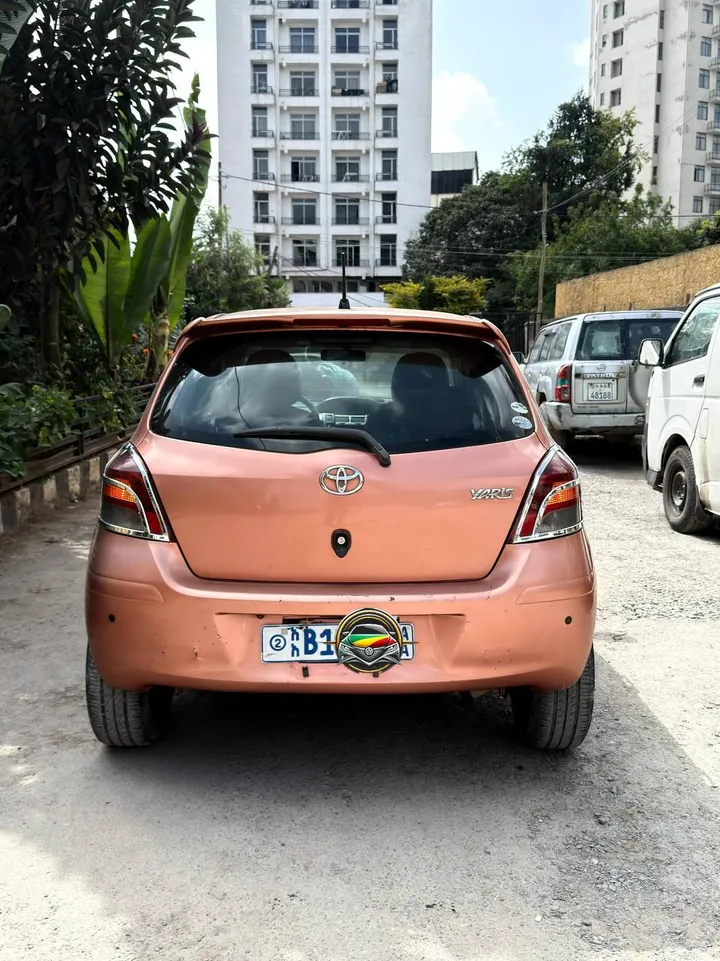 Toyota Yaris Compact 2009 – photo 5