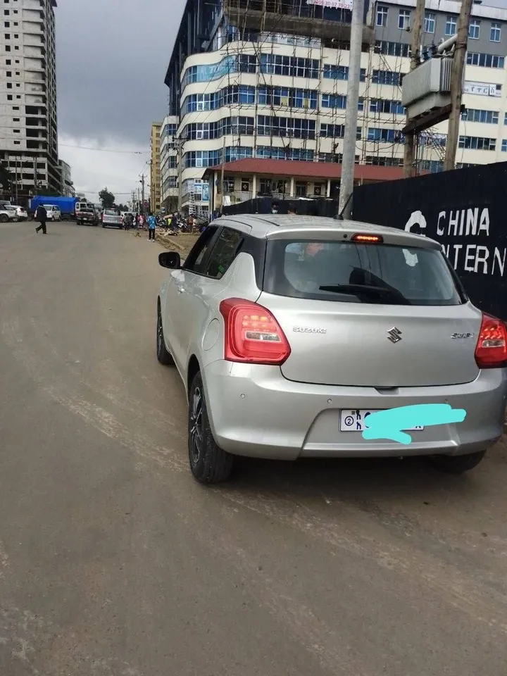 Suzuki Swift 2022 Automatic – photo 3