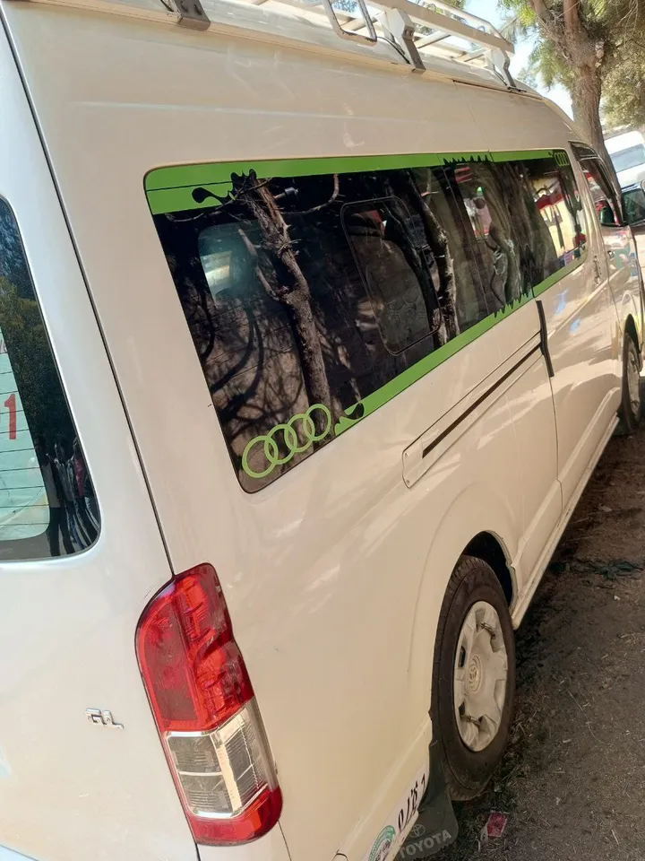 Toyota Hiace ABADULA 2018 Manual – photo 6