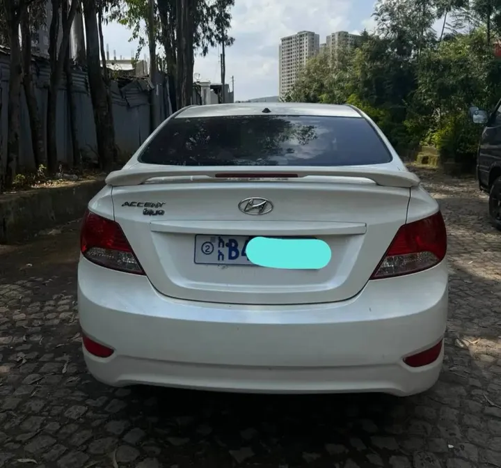Hyundai Accent Blue 2013 – photo 3