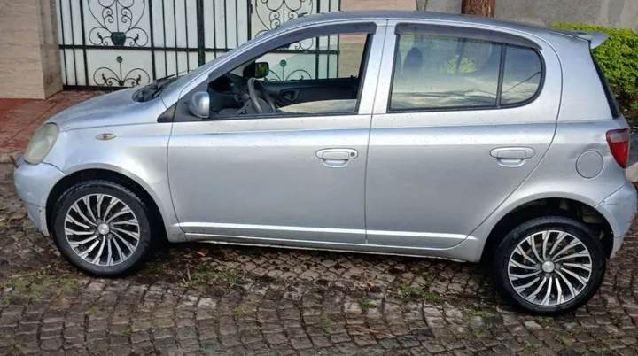 Toyota Vitz 2001 Automatic – photo 4
