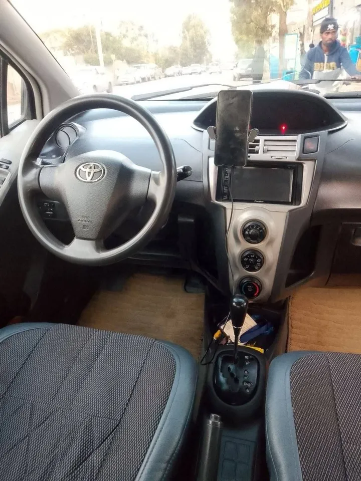 Toyota Yaris Automatic 2010 – photo 5