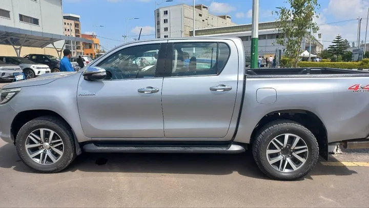 Toyota Hilux Revo 2016 Automatic – photo 3