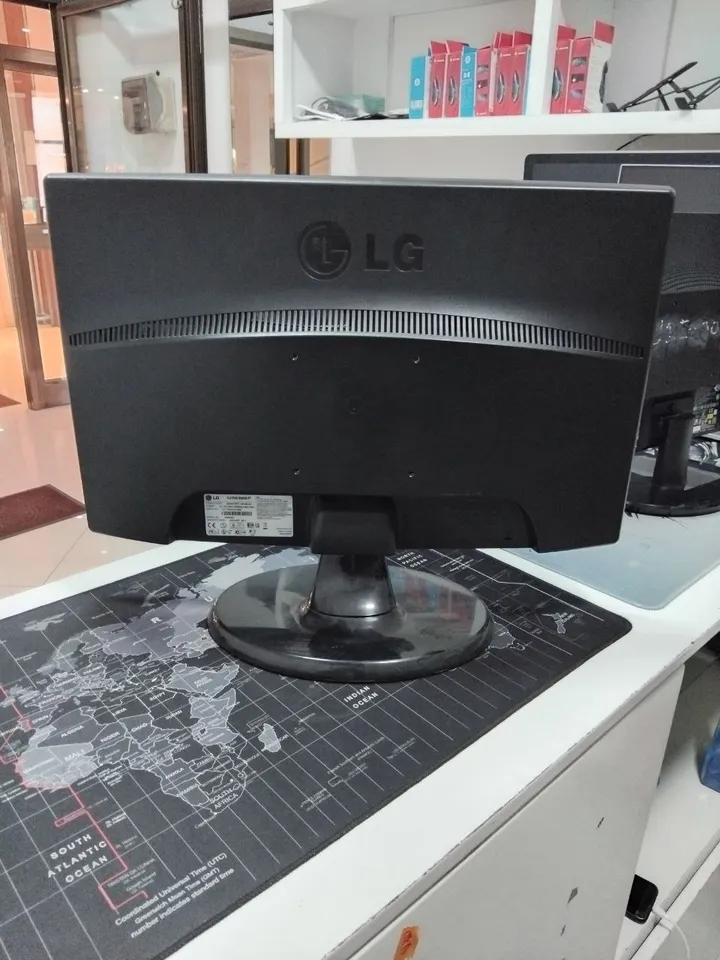 LG 21 Inch Monitor – photo 3