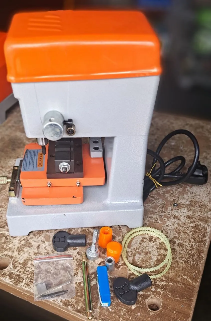 Key Cutting Machine – photo 3