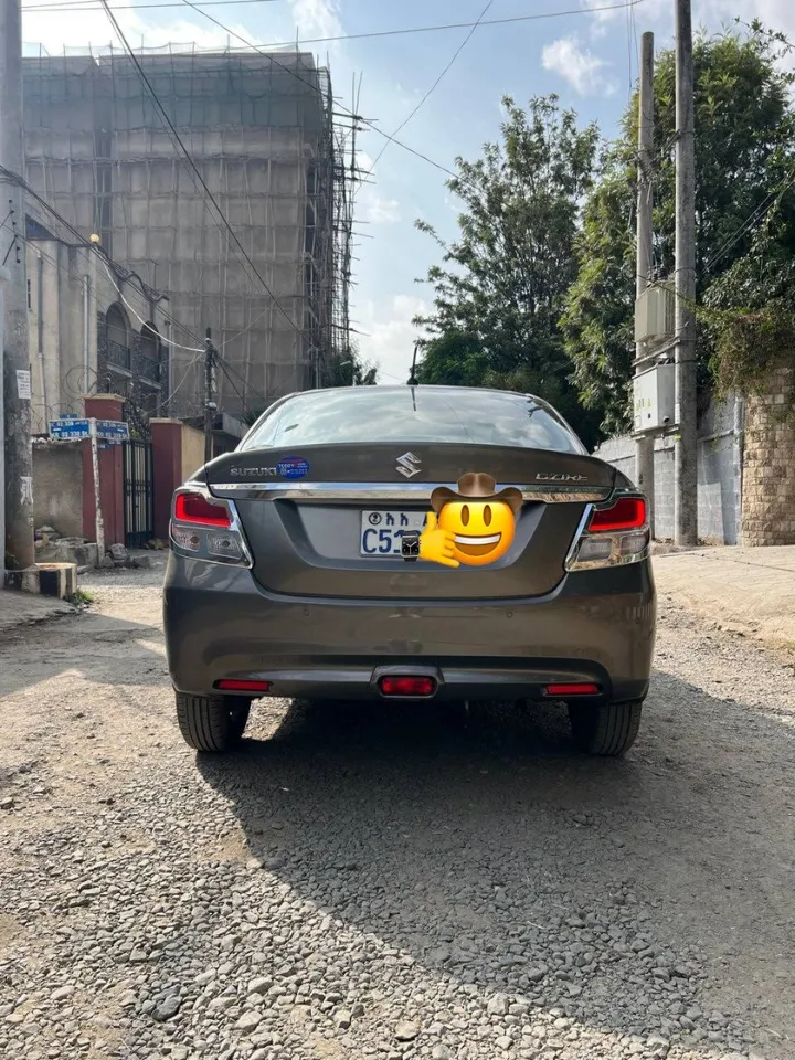 Suzuki Dzire 2022 Automatic – photo 3