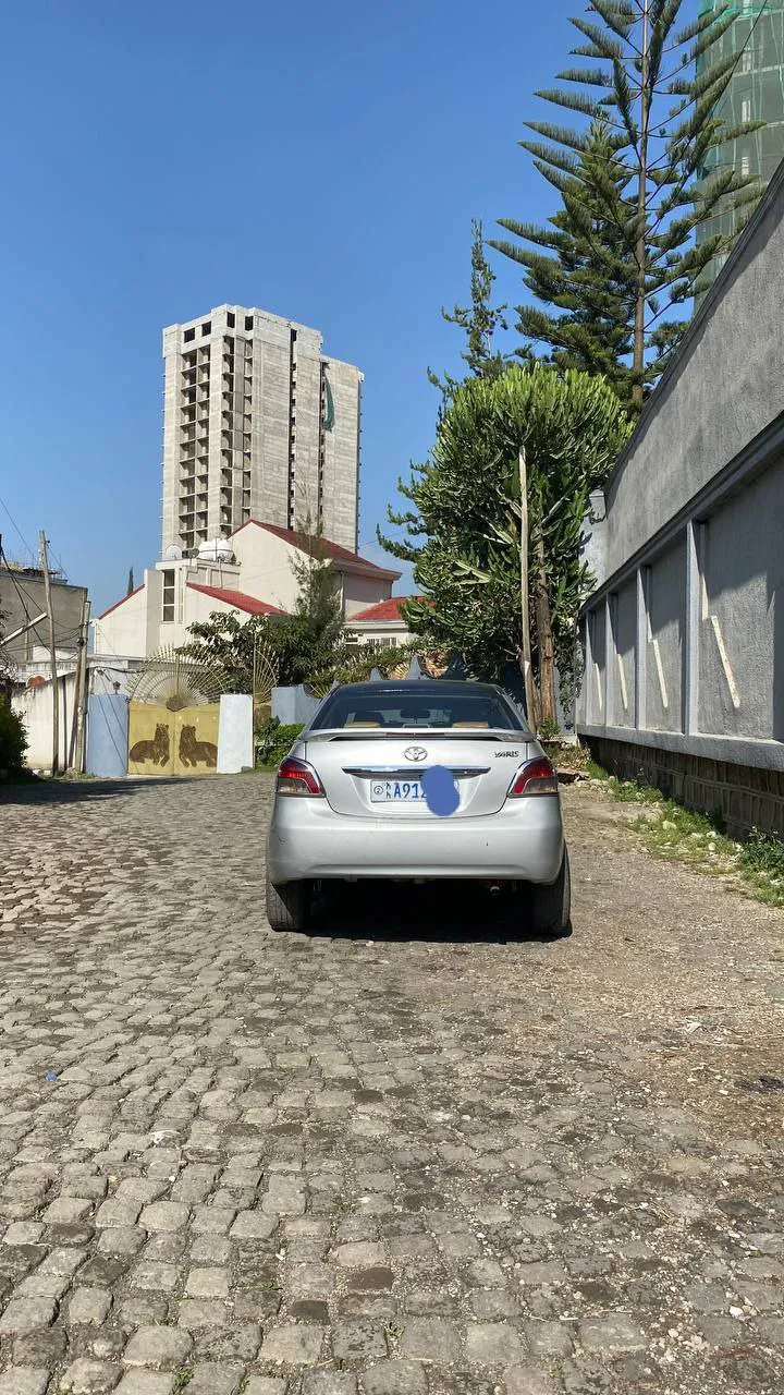 Toyota Yaris Belta 2006 – photo 4