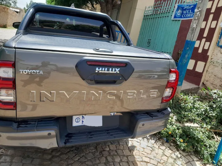 Toyota Hilux Invincible Double 2022 – photo 4