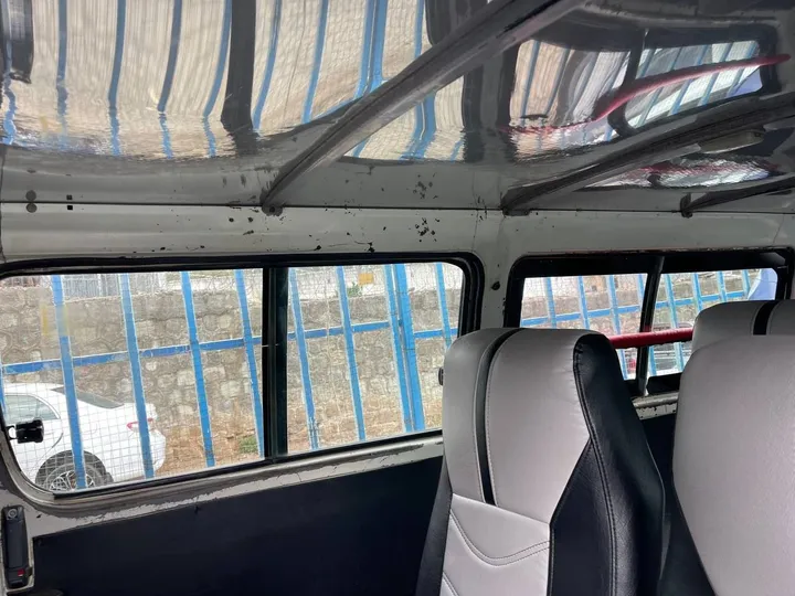 Toyota Hiace 2003 5L Van – photo 6