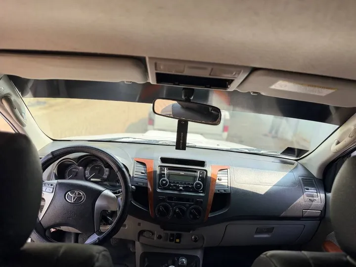 Toyota Hilux King Cab 2010 – photo 4