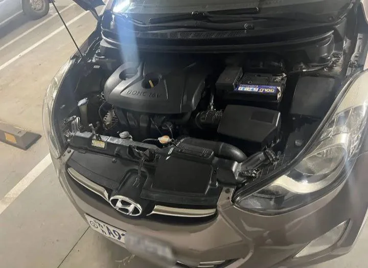Hyundai Elantra 2012 with Sunroof – photo 3