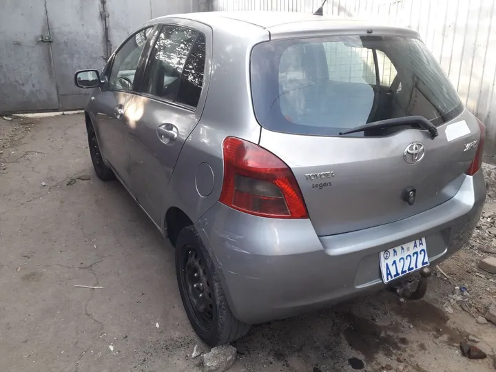 Toyota Yaris Compact 2007 – photo 5
