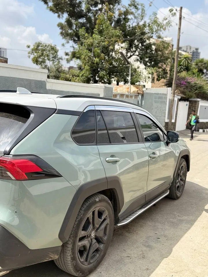 Toyota Rav4 Hybrid Adventure 2022 – photo 5