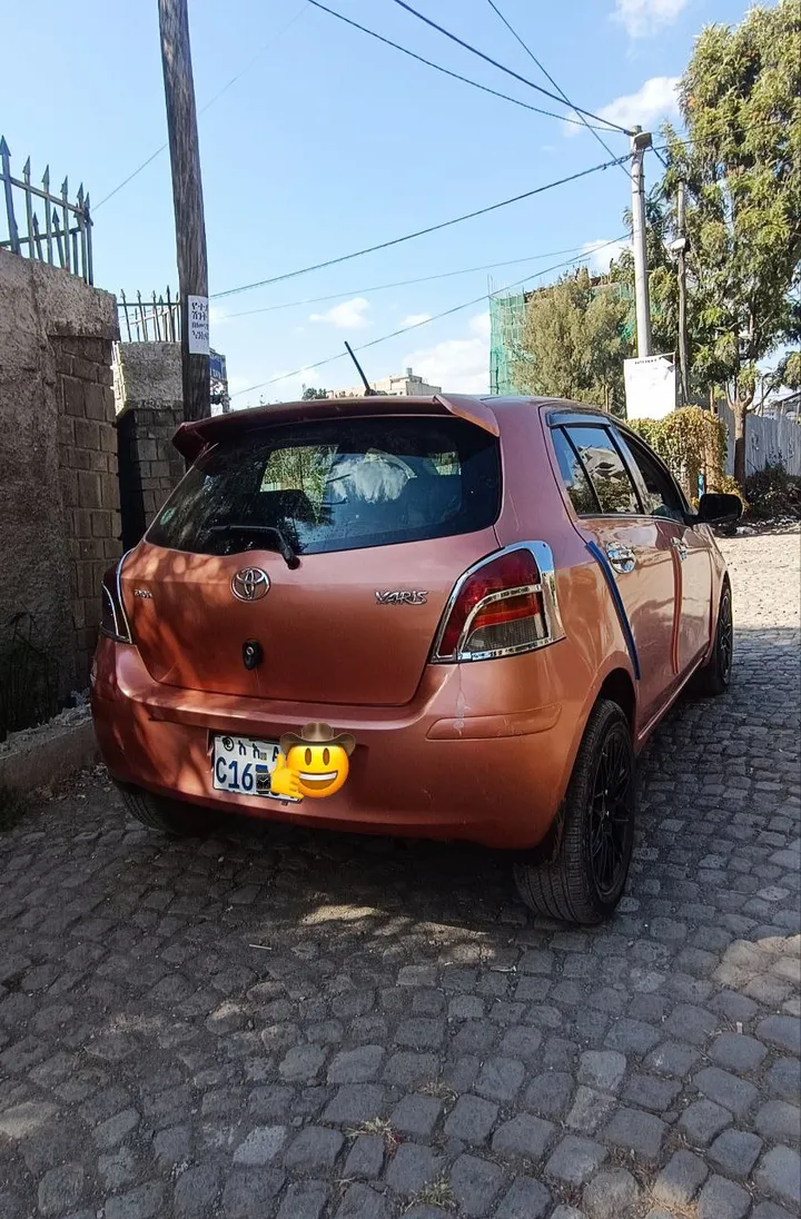 Toyota Yaris Compact 2010 – photo 6