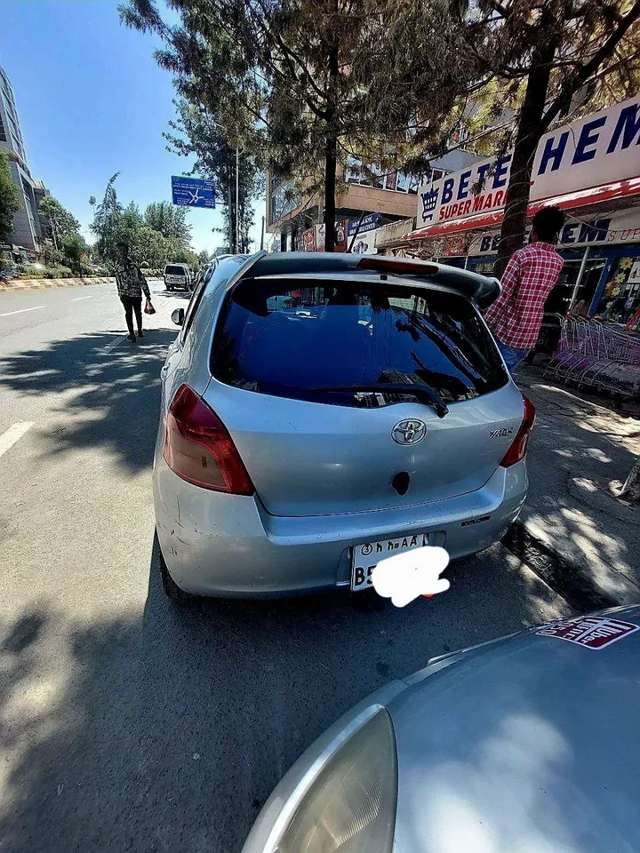 Toyota Yaris Compact 2007 Automatic – photo 3