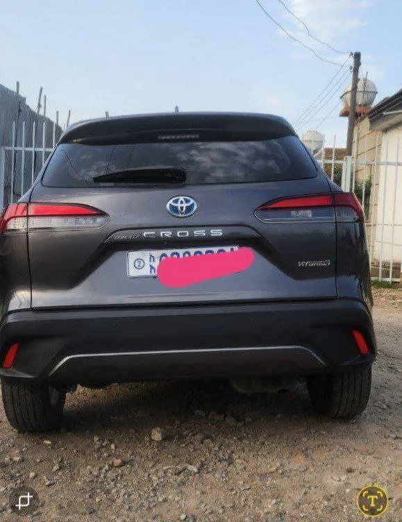 Toyota Corolla Cross Hybrid 2024 – photo 3