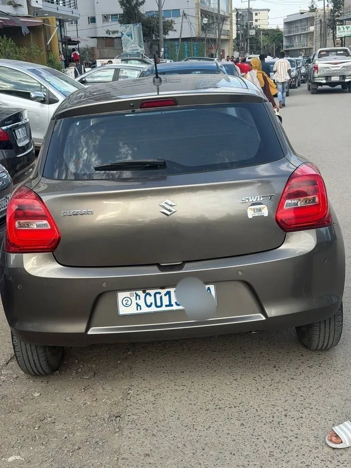 Suzuki Swift 2022 Automatic – photo 4