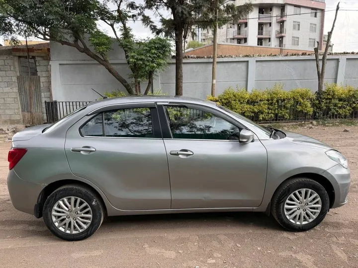 Suzuki Dzire 2022 Automatic – photo 3