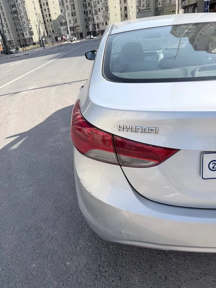 Hyundai Elantra 2012 Automatic – photo 3