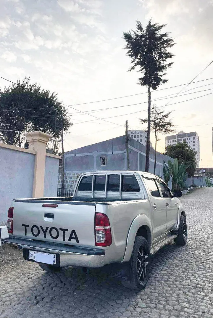 Toyota Hilux Double Cab 2012 – photo 4