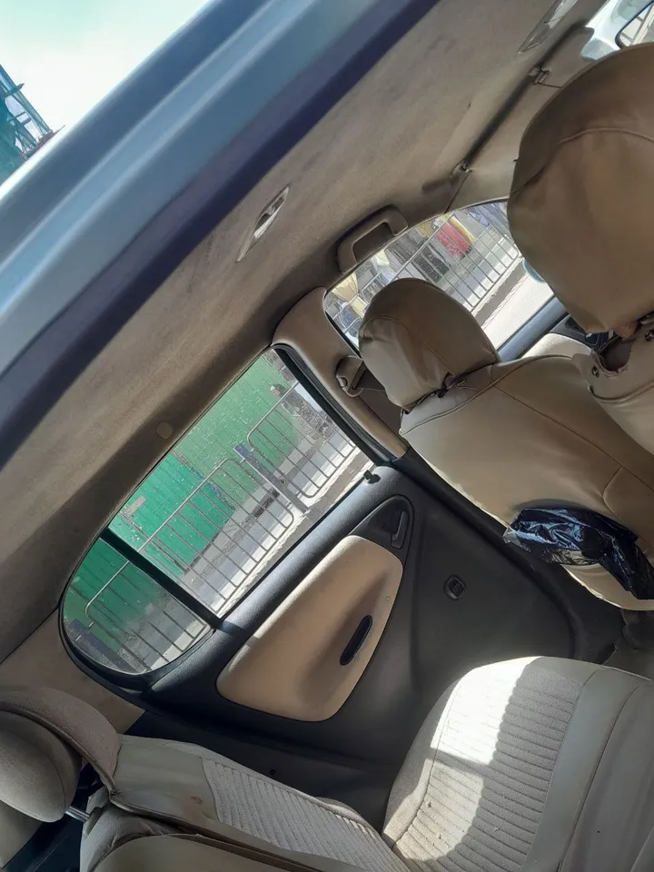 Toyota Vitz 2004 Automatic – photo 4