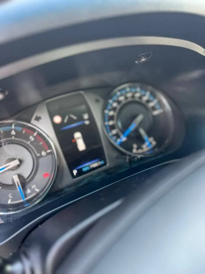 Toyota Hilux Invincible Hybrid 2024 – photo 3