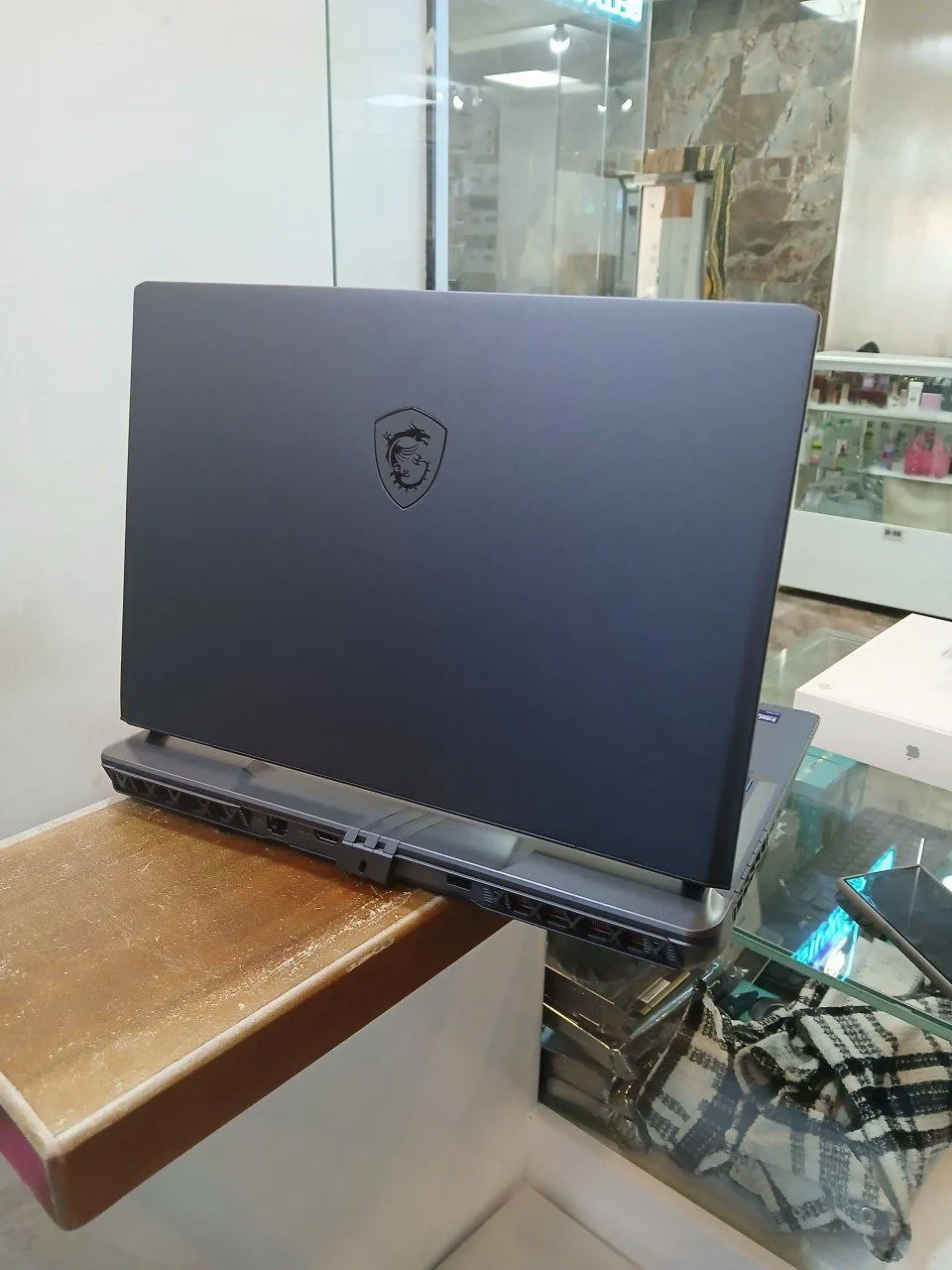 MSI Vector 16HX RTX 5070Ti Laptop – photo 3