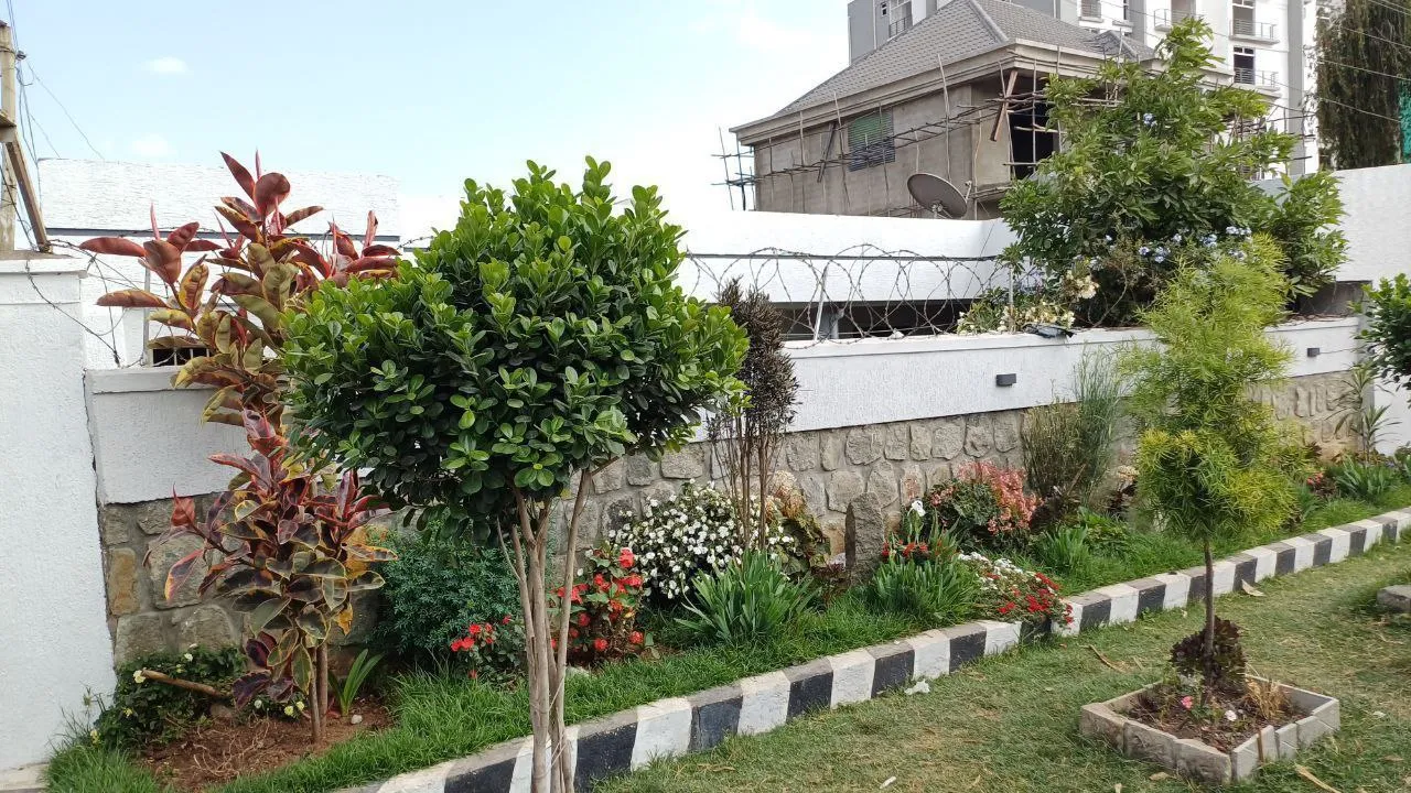 L-Shape Villa House in Jakiros – photo 5