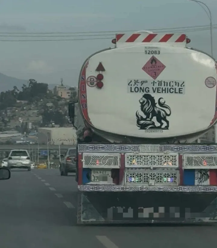 Howo Sino Fuel Tanker 2023 – photo 3