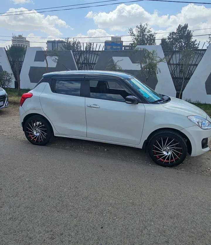 Suzuki Swift 2022 Automatic – photo 3