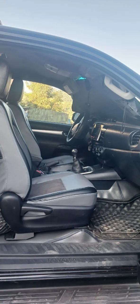 Toyota Hilux Revo 2016 Manual – photo 5