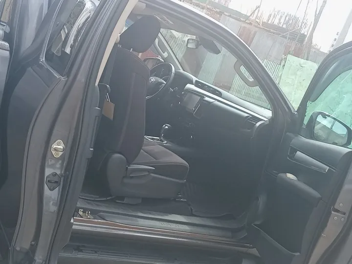 Toyota Hilux 2022 Automatic Pickup – photo 3