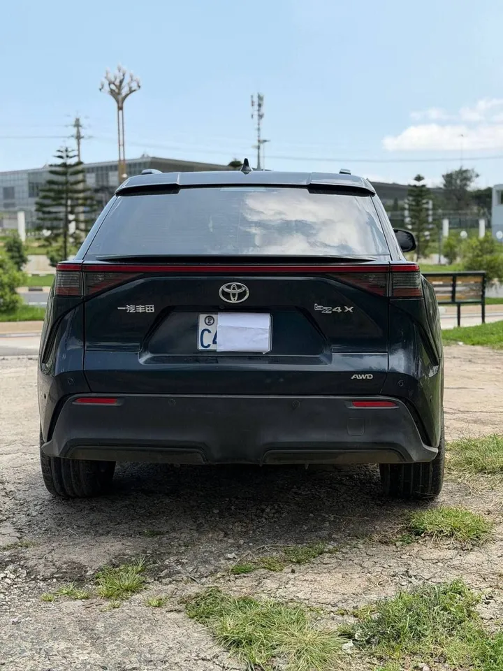Toyota BZ4X EV 2023 – photo 3