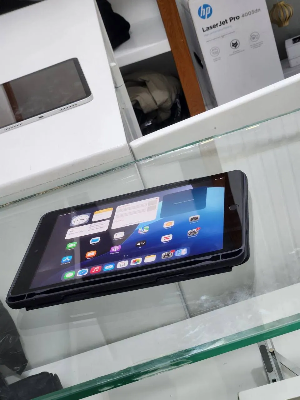 Apple iPad 9th Generation with Cover – photo 3