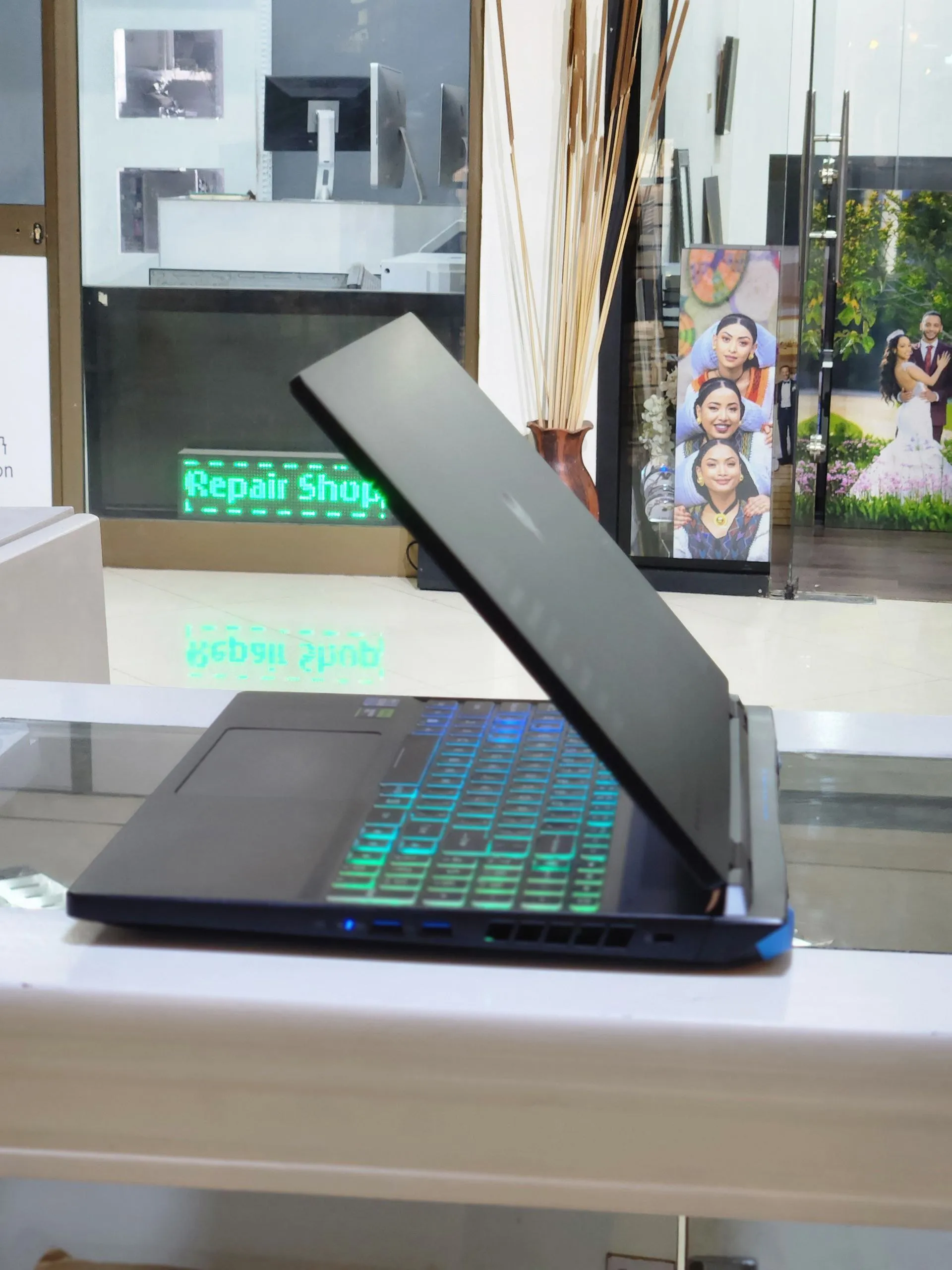 Acer Predator Helios 300 Gaming Laptop – photo 4