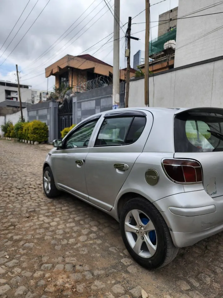 Toyota Vitz 2002 – photo 3